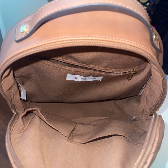 Backpack - Picture 2 of 4